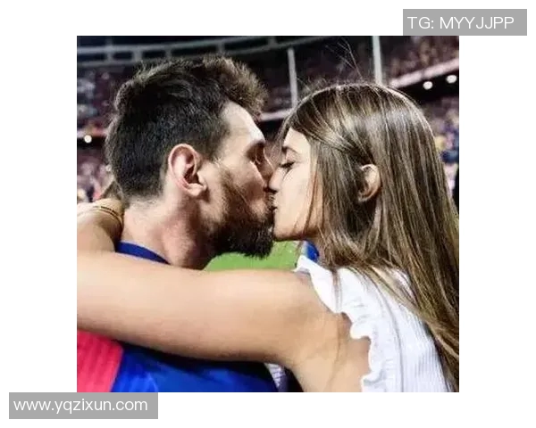 足球明星哥哥陪妹妹畅游绿茵场亲情与梦想交织的温暖故事